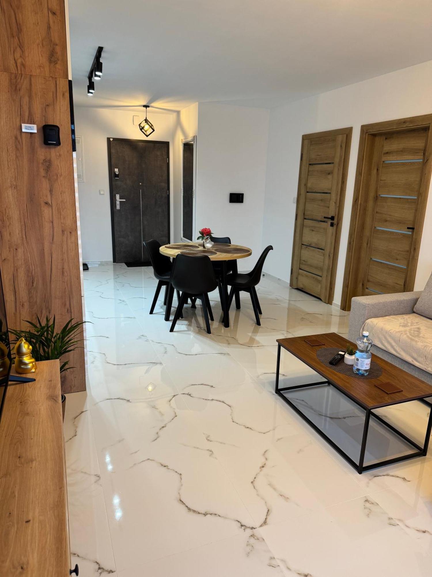 Beskid Apartment *